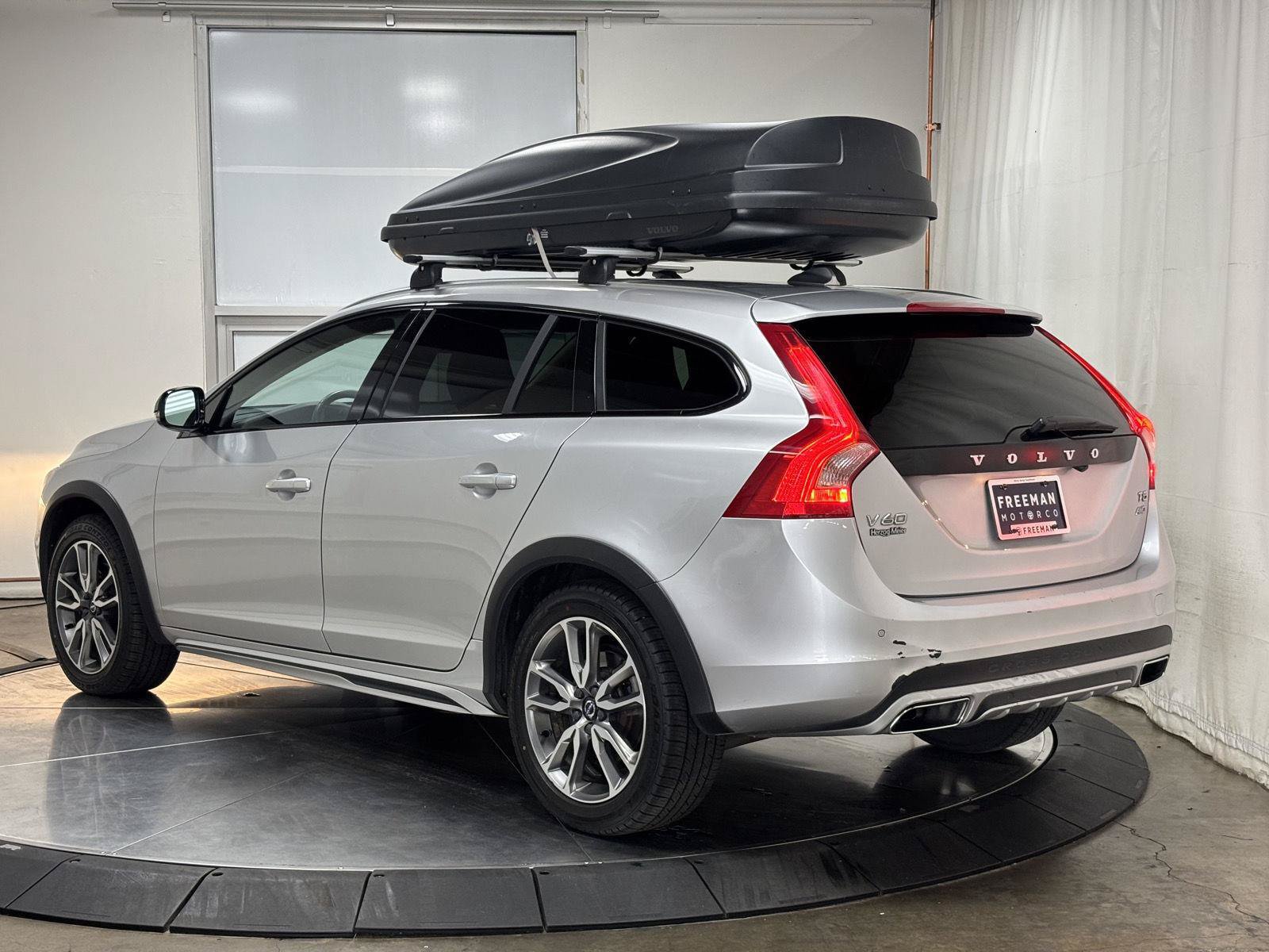 Used 2017 Volvo V60 T5 Cross Country w/ Convenience Package AWD/4WD image 9