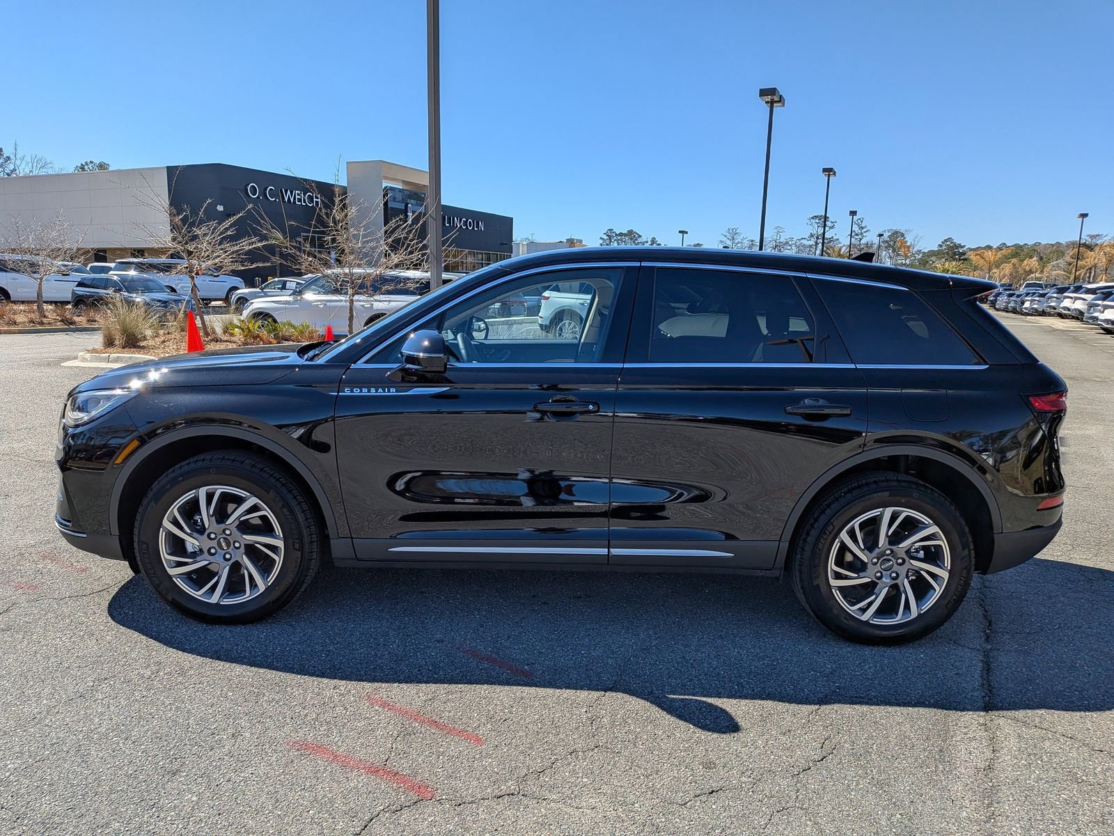 Certified 2025 Lincoln Corsair FWD w/ Equipment Group 101A image 7