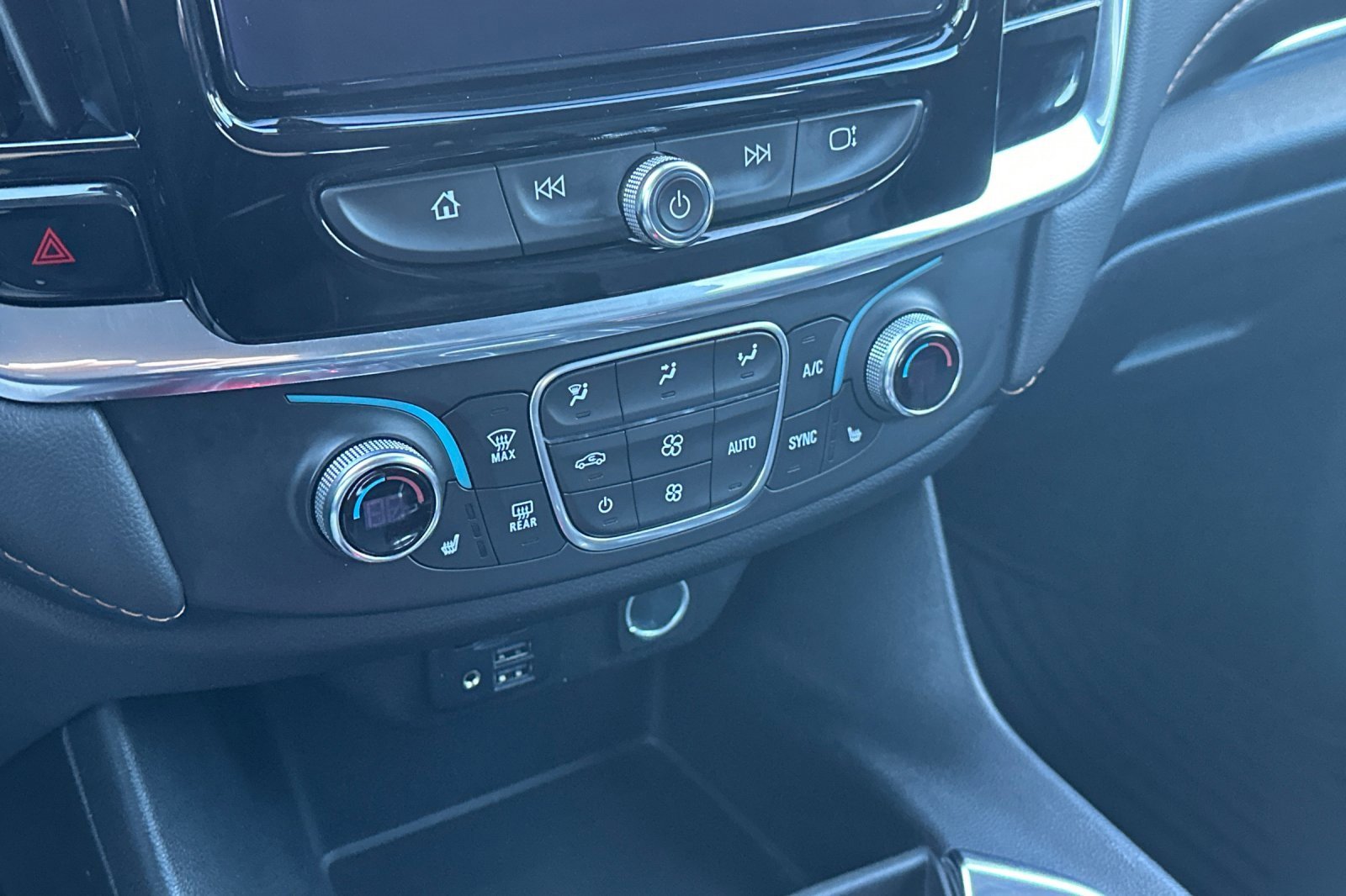 Used 2020 Chevrolet Traverse RS image 29