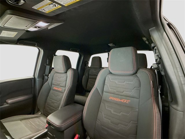 Used 2025 Nissan Frontier PRO-4X w/ Pro Convenience Package image 18