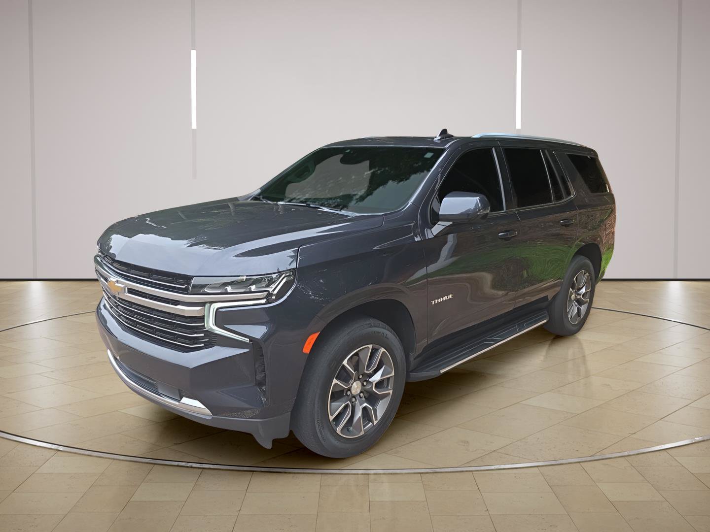 Used 2023 Chevrolet Tahoe LT w/ Luxury Package AWD/4WD image 7
