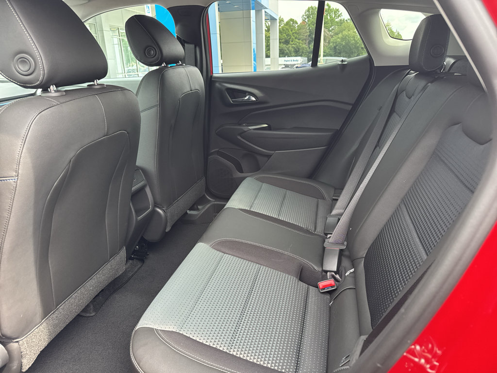 New 2026 Chevrolet Trax LT w/ Midnight Edition FWD image 18
