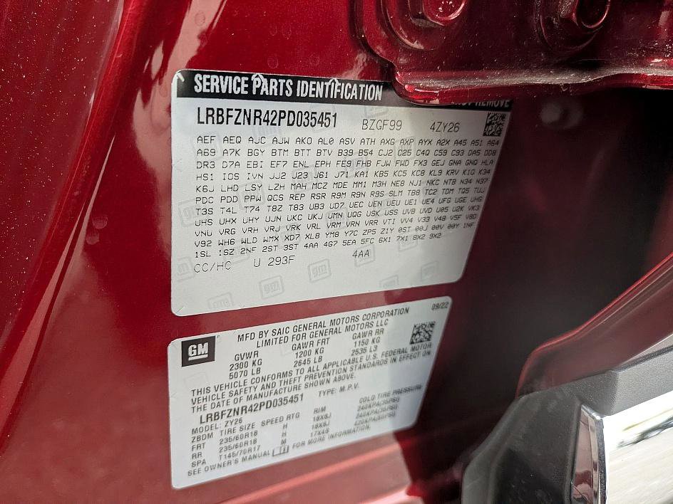 Used 2023 Buick Envision Essence image 38