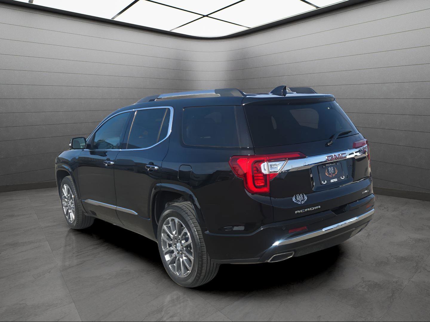 Used 2023 GMC Acadia Denali w/ Denali Ultimate Package image 3