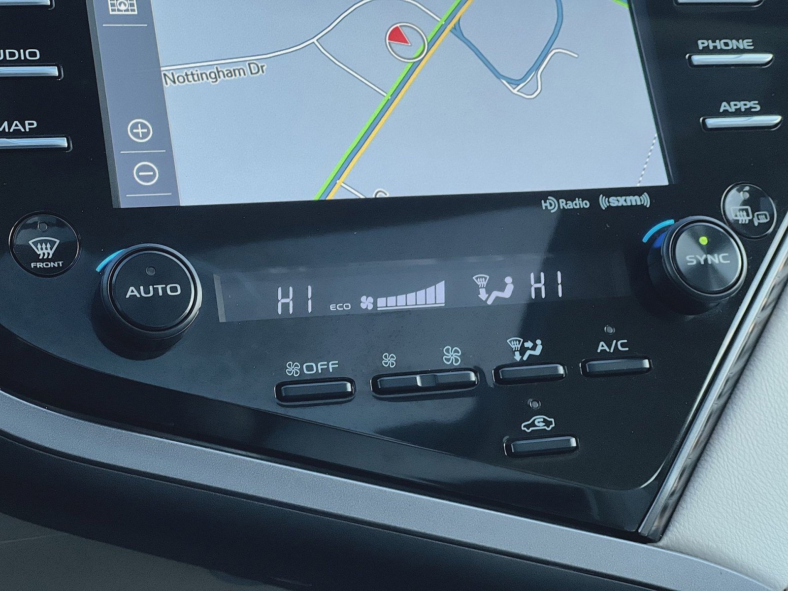 Used 2020 Toyota Camry XLE image 21