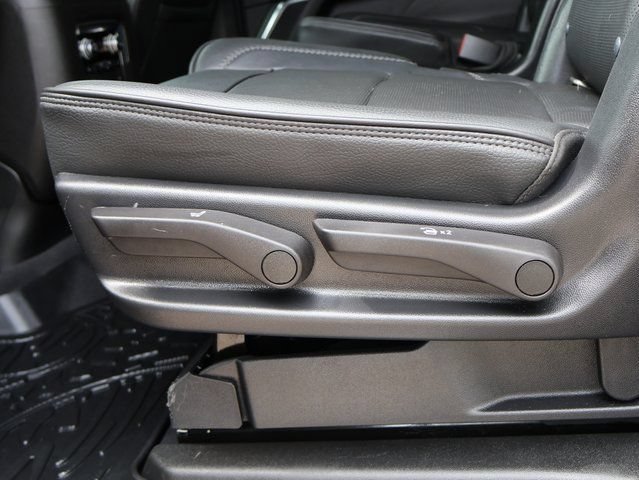 Used 2022 GMC Yukon XL Denali AWD/4WD image 23