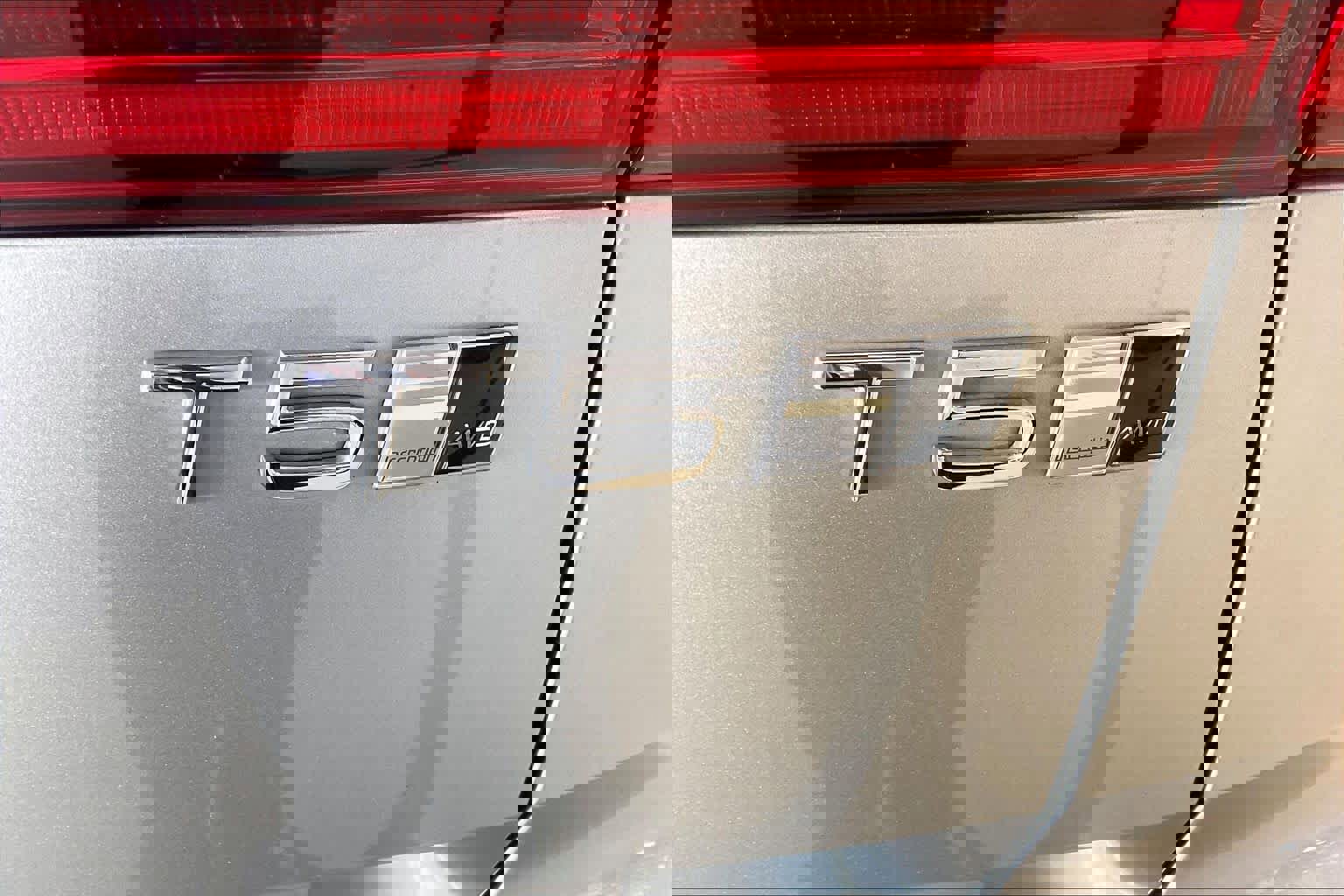 Used 2018 Volvo XC60 T5 Inscription w/ Convenience Package image 9