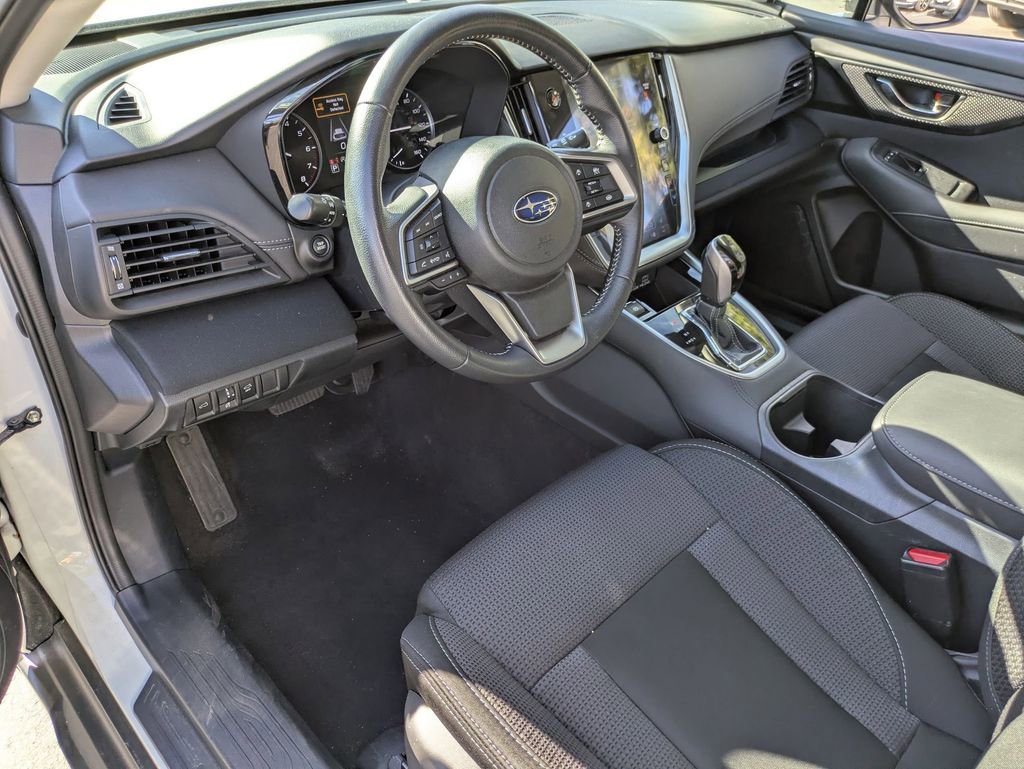 Used 2025 Subaru Outback Premium image 17