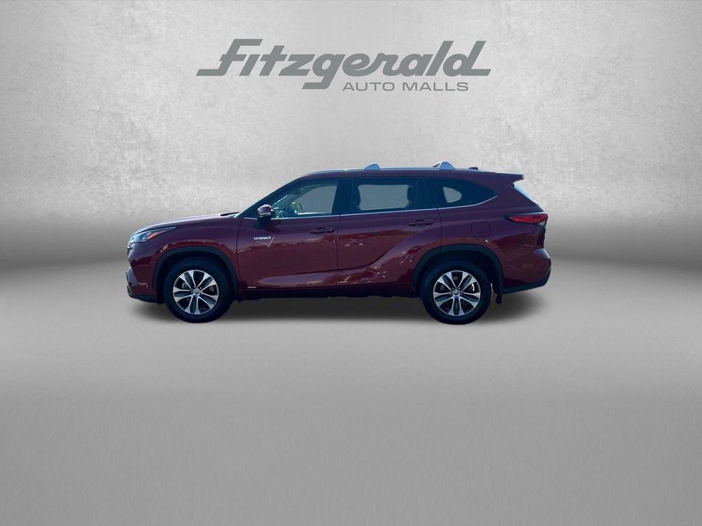 Used 2020 Toyota Highlander XLE AWD/4WD image 4