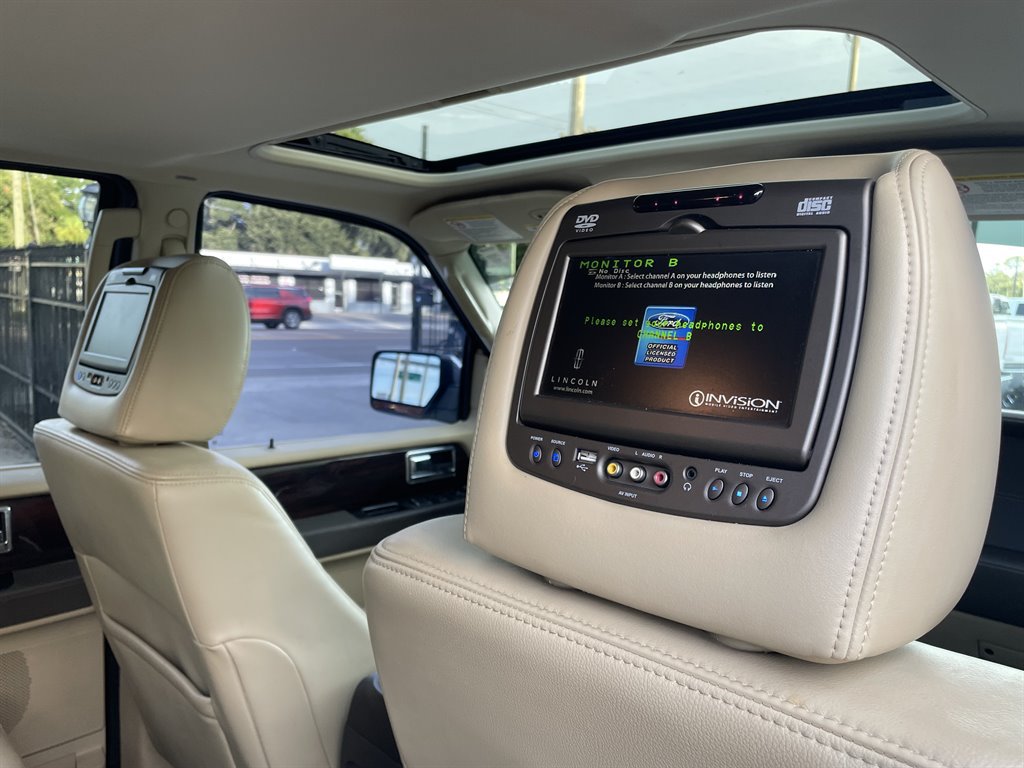 Used 2016 Lincoln Navigator L Reserve AWD/4WD image 7