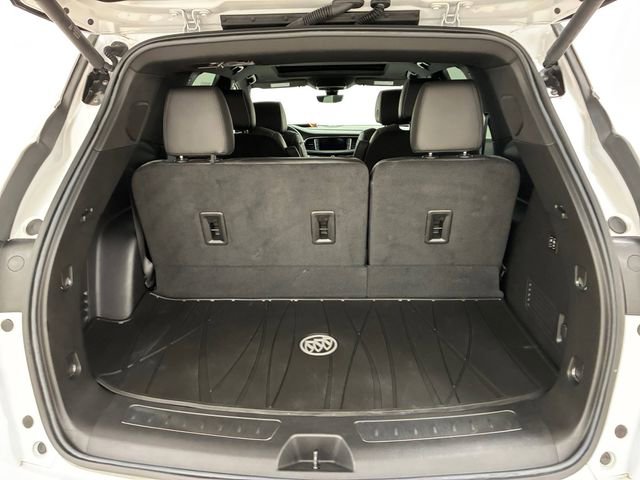Used 2024 Buick Enclave Avenir w/ Avenir Technology Package image 17