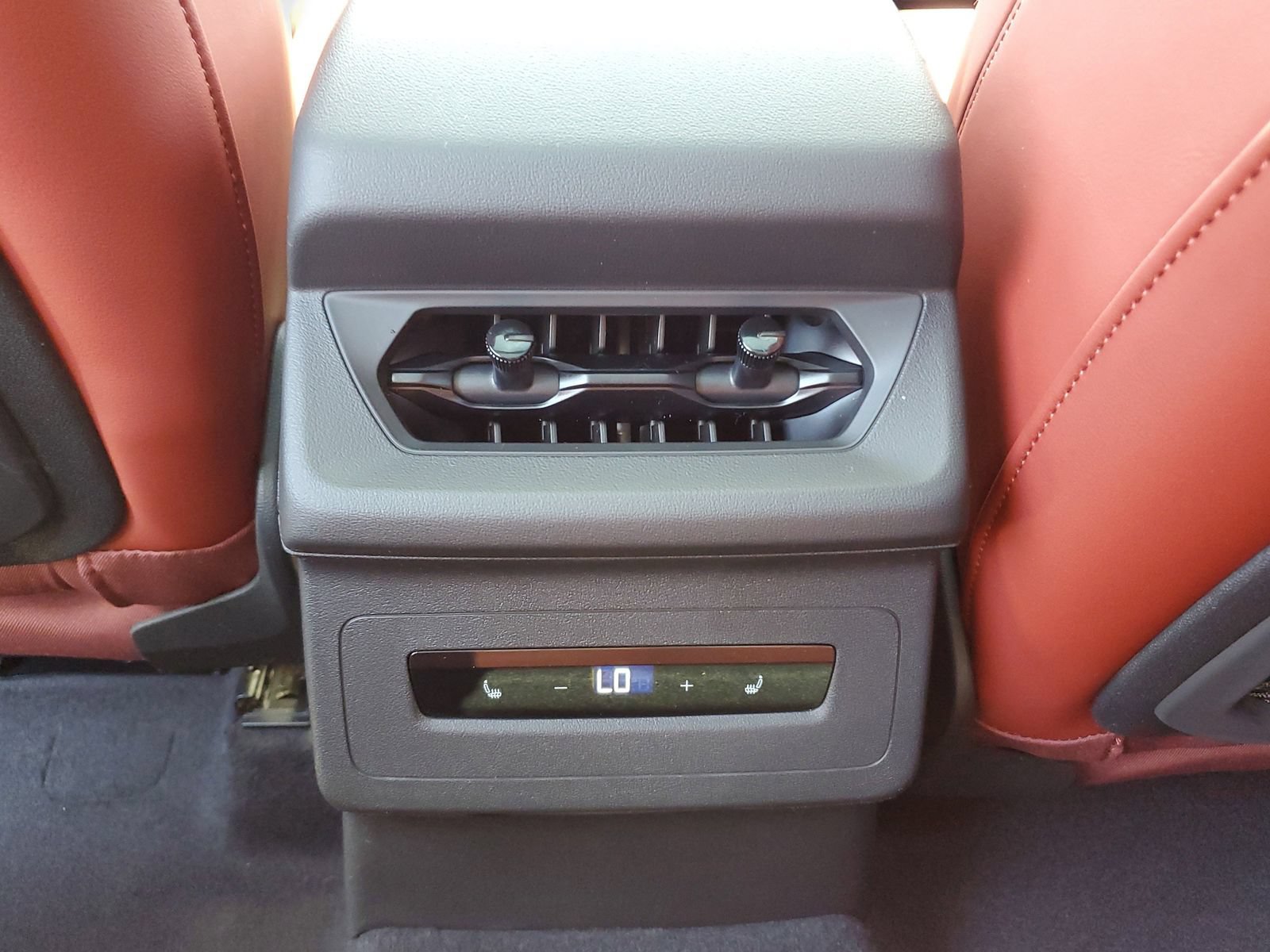 New 2027 Audi SQ6 e-tron Prestige AWD/4WD image 12