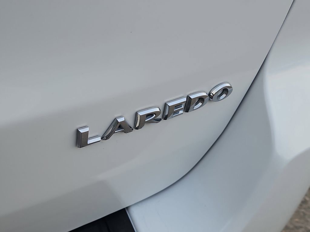 Used 2016 Jeep Grand Cherokee Laredo w/ Quick Order Package 23E image 4