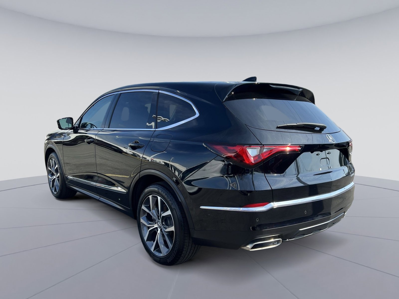 Certified 2024 Acura MDX SH-AWD w/ Technology Package image 3
