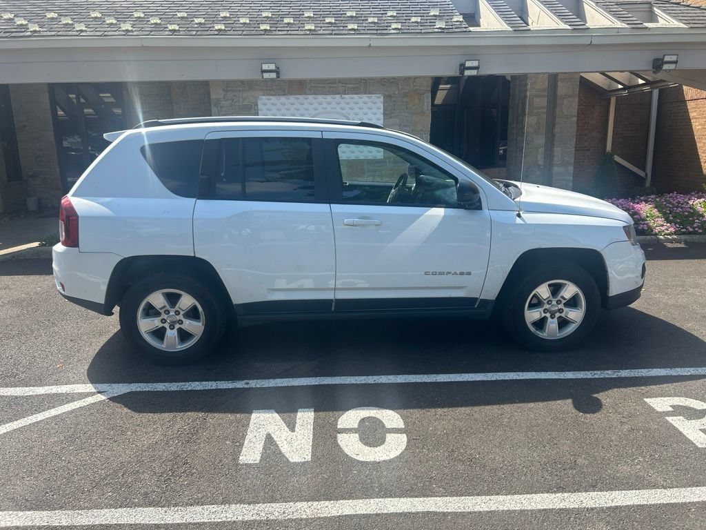 Used 2015 Jeep Compass Sport w/ Power Value Group FWD image 4