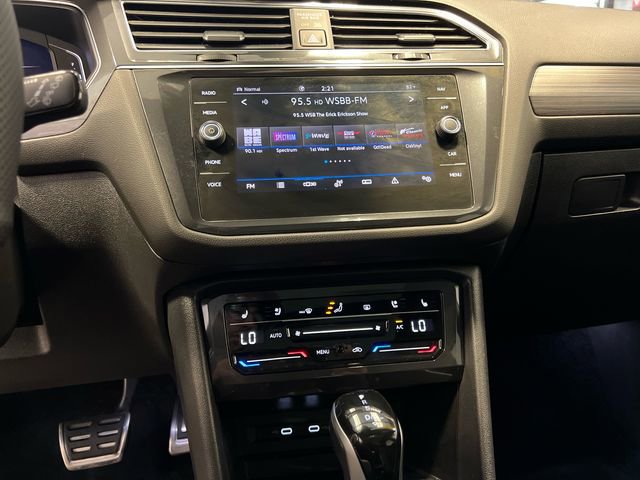 Used 2022 Volkswagen Tiguan SEL R-Line AWD/4WD image 25