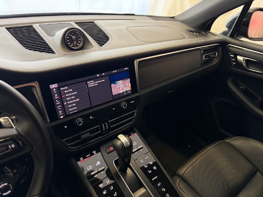 Certified 2023 Porsche Macan GTS AWD/4WD image 18
