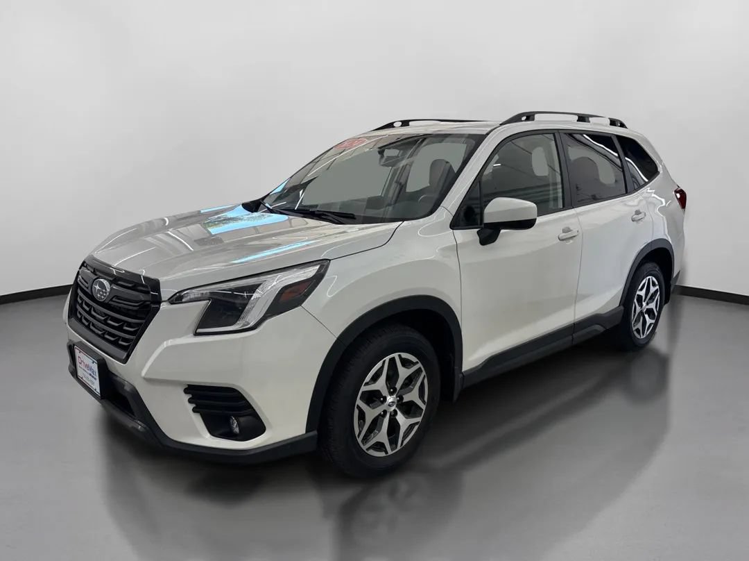 Used 2024 Subaru Forester Premium AWD/4WD image 4