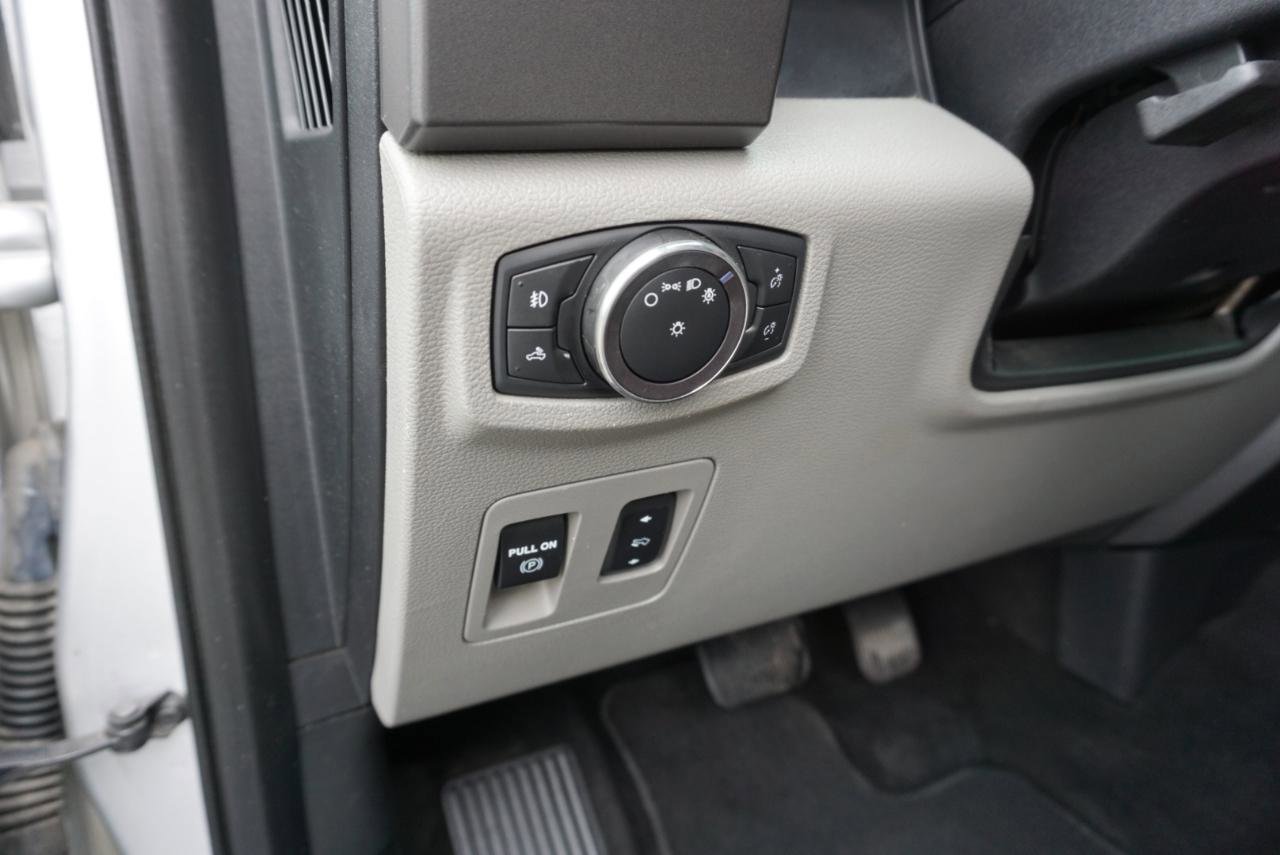 Used 2018 Ford F150 XLT w/ Equipment Group 302A Luxury image 11