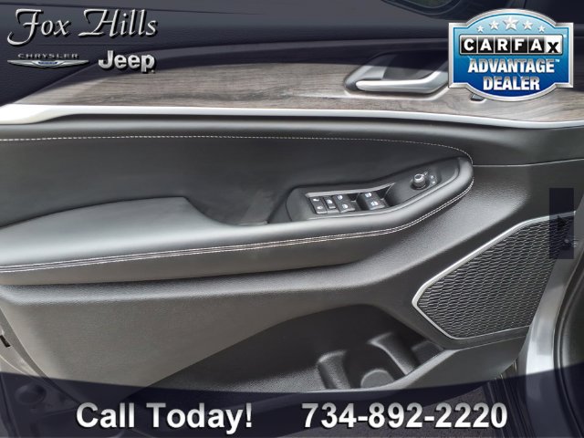 Certified 2026 Jeep Grand Cherokee Overland AWD/4WD image 14