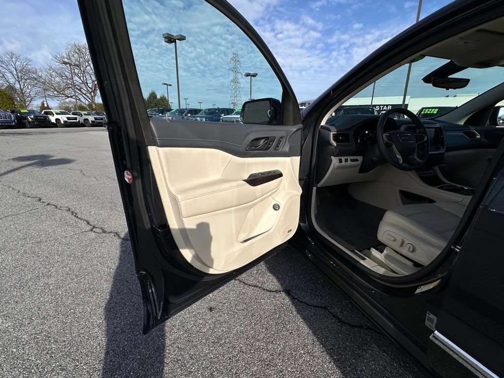 Certified 2021 GMC Acadia Denali w/ Denali Ultimate Package AWD/4WD image 21