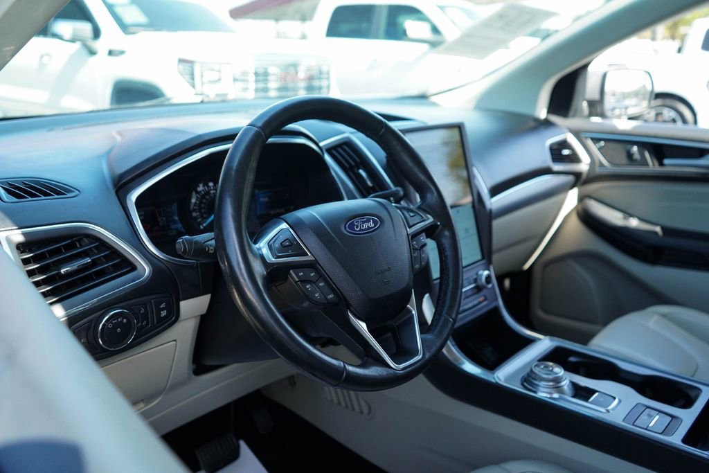 Used 2021 Ford Edge Titanium FWD image 6