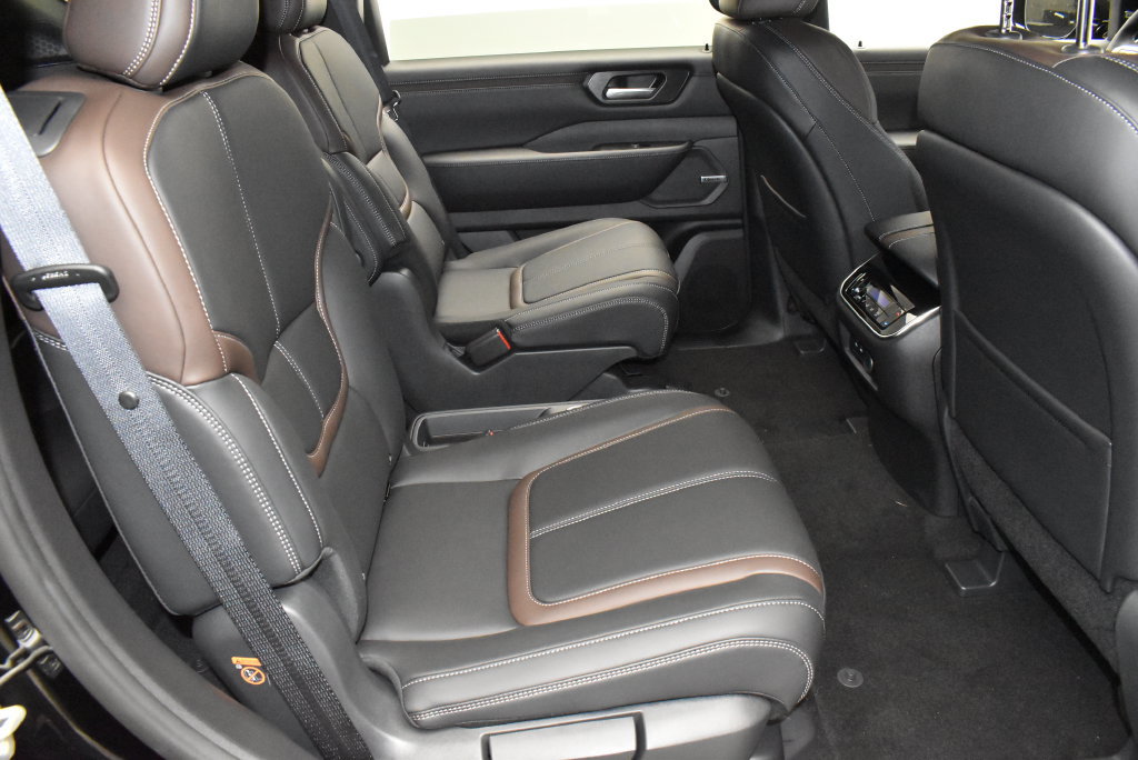 New 2026 Nissan Armada SL w/ Captain's Chari Seat Package AWD/4WD image 33