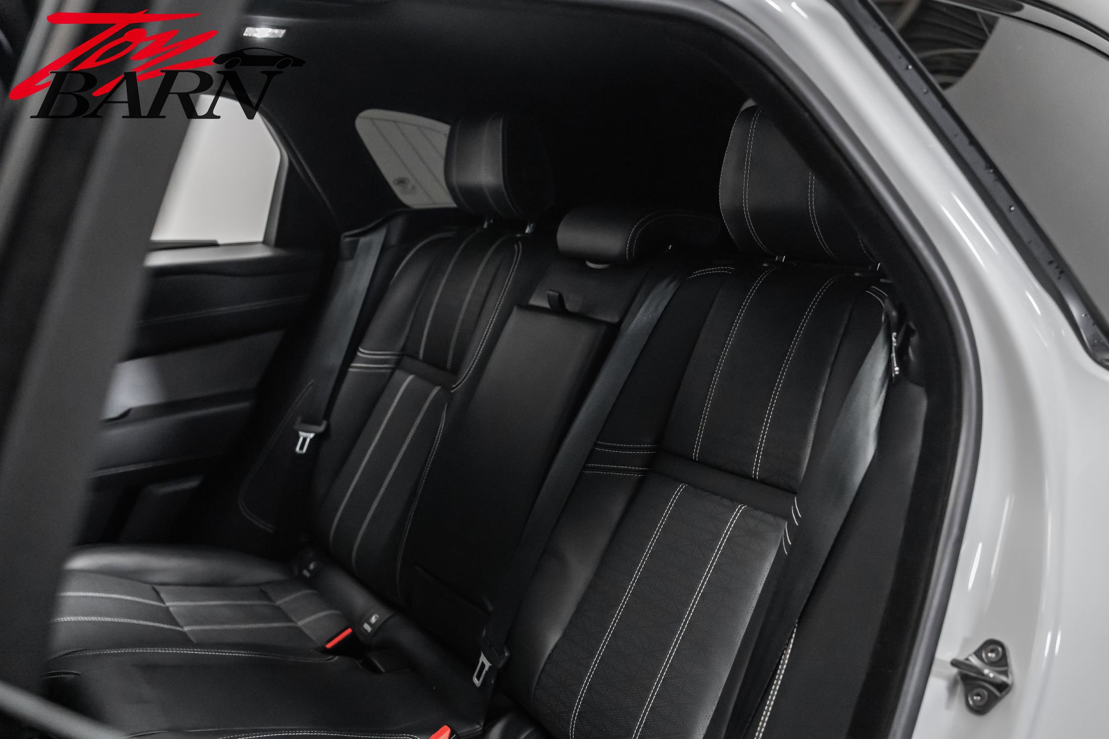 Used 2018 Land Rover Range Rover Velar R-Dynamic HSE image 45