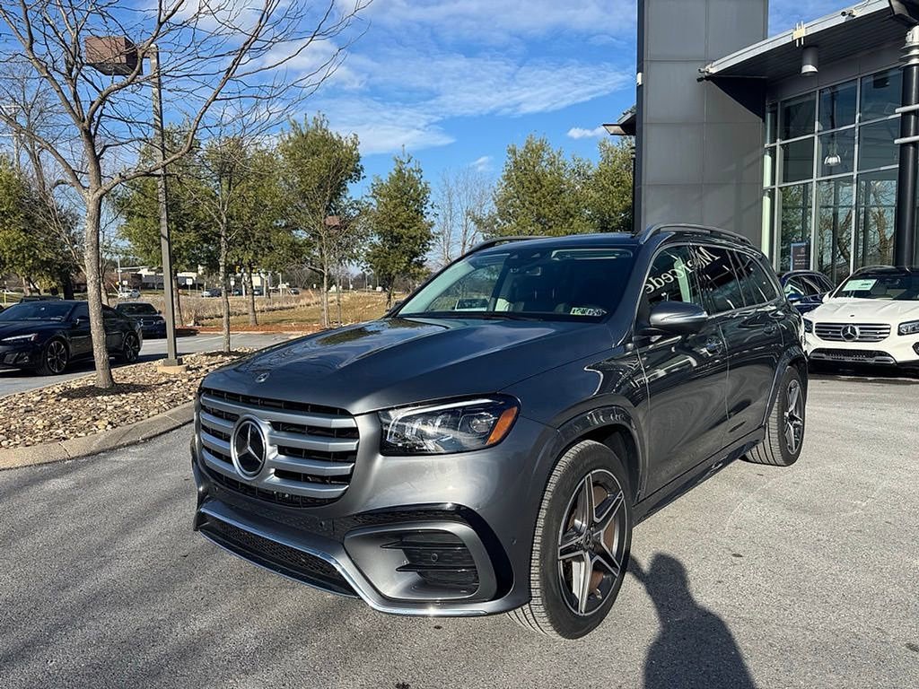 Used 2024 Mercedes-Benz GLS 450 4MATIC image 7