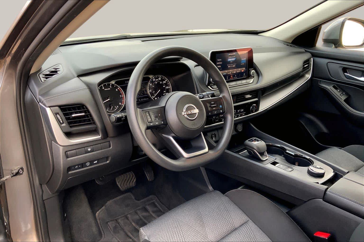 Used 2024 Nissan Rogue SV AWD/4WD image 17
