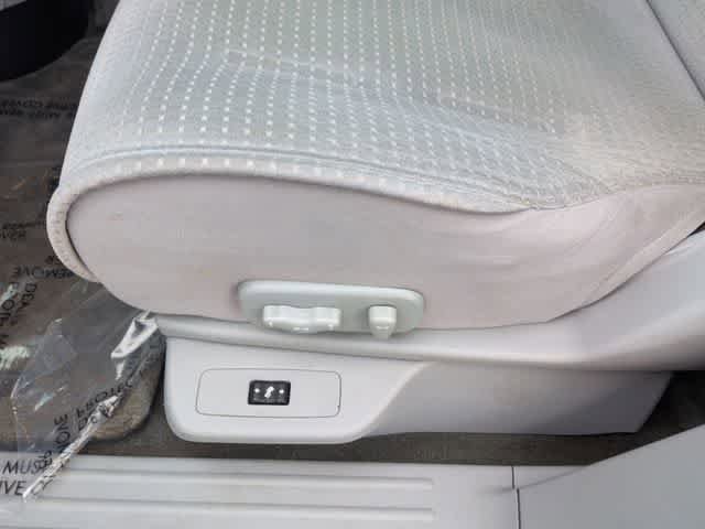 Used 2004 Nissan Quest SL w/ (SEA) Seat Pkg FWD image 17