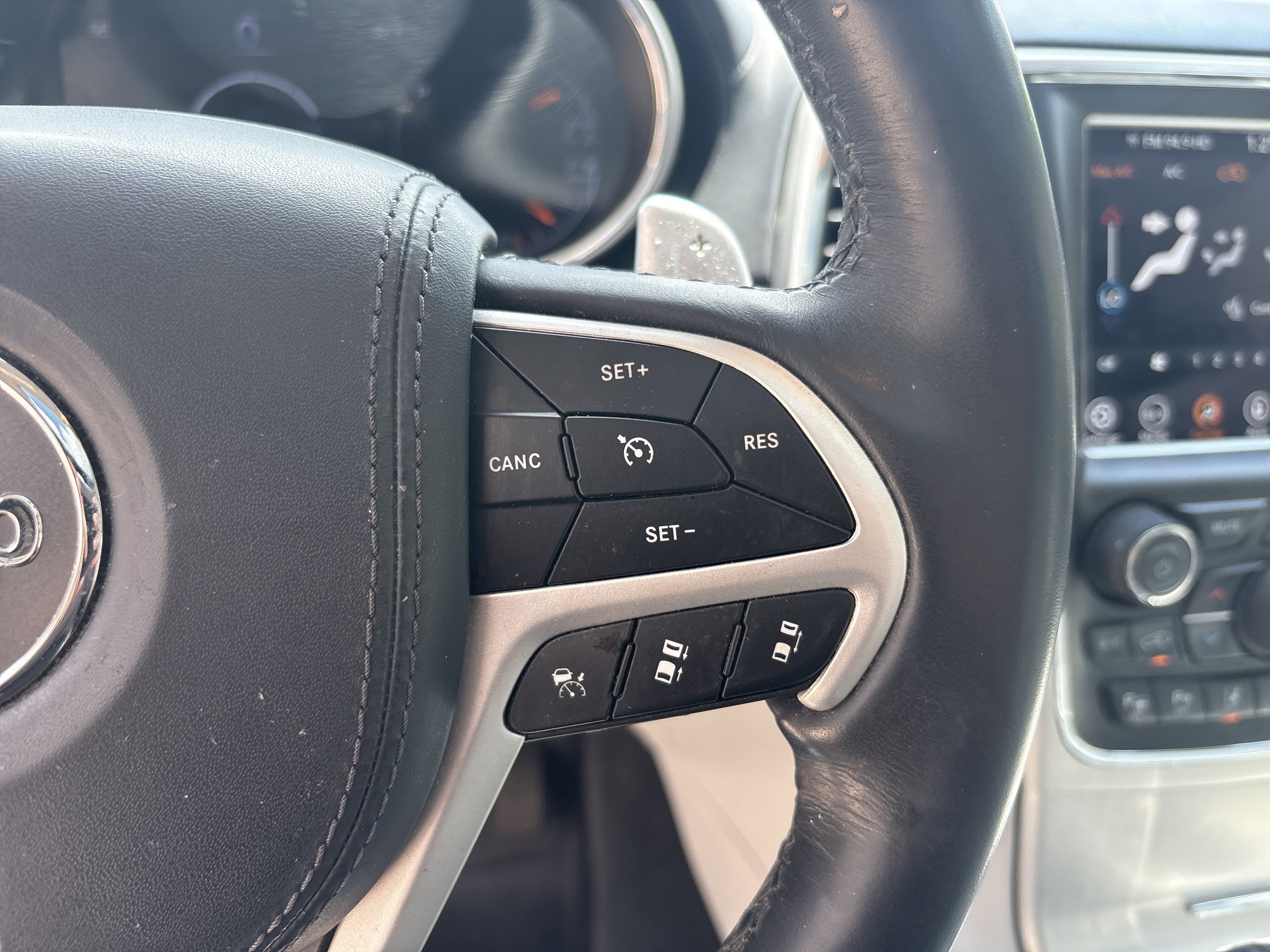 Used 2018 Jeep Grand Cherokee Summit AWD/4WD image 20