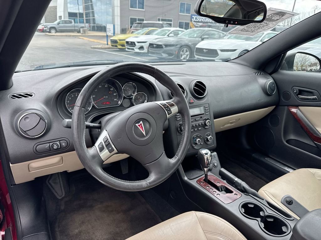 Used 2009 Pontiac G6 GT w/ Premium Package image 10