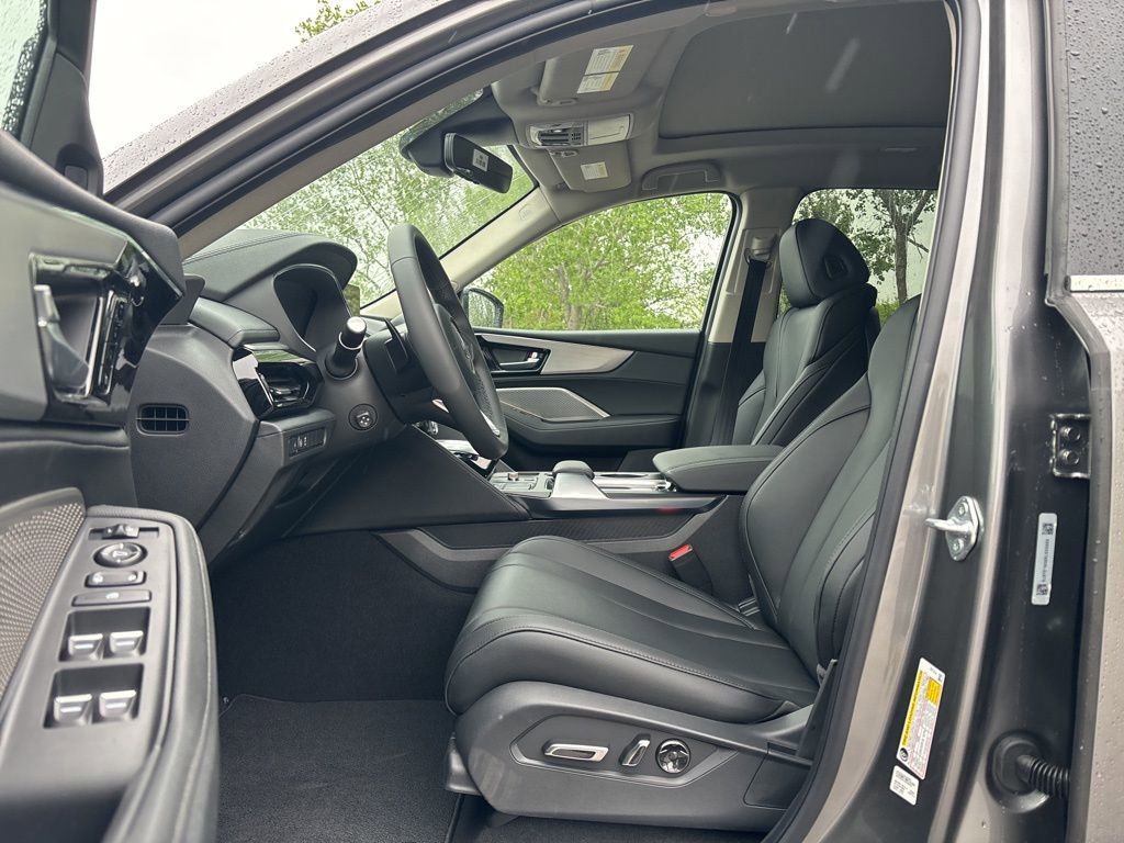 Used 2024 Acura MDX SH-AWD image 15