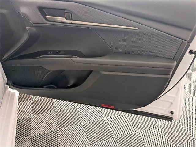 Used 2025 Toyota Camry SE image 32
