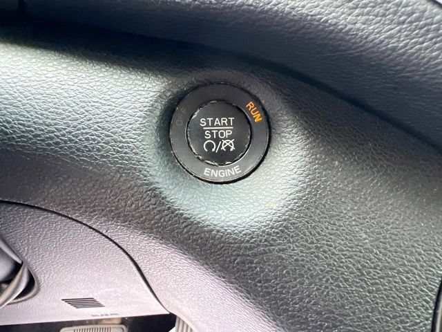Used 2014 Jeep Cherokee Limited w/ Technology Group FWD image 17