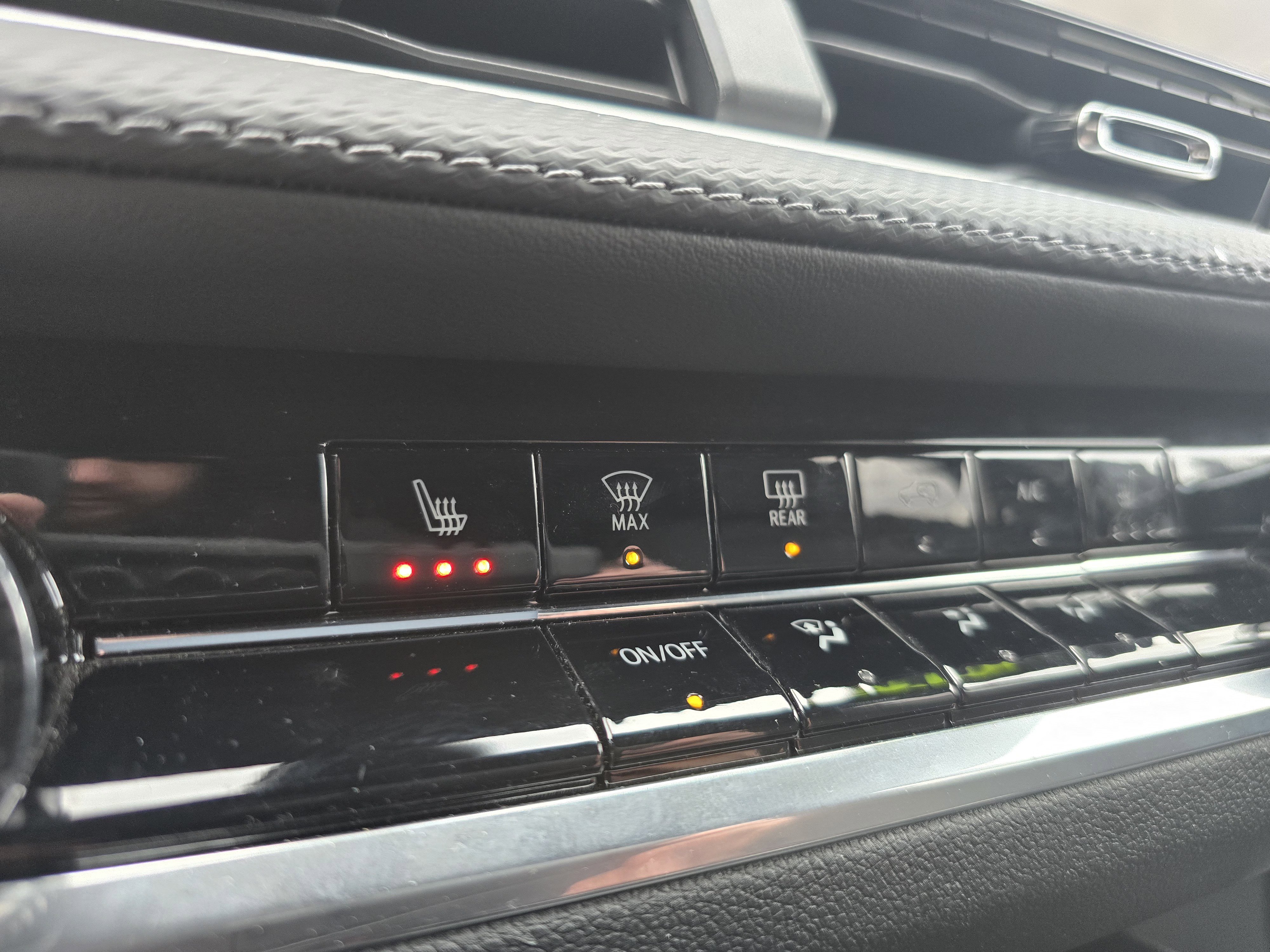 Used 2025 Chevrolet Equinox LT image 28