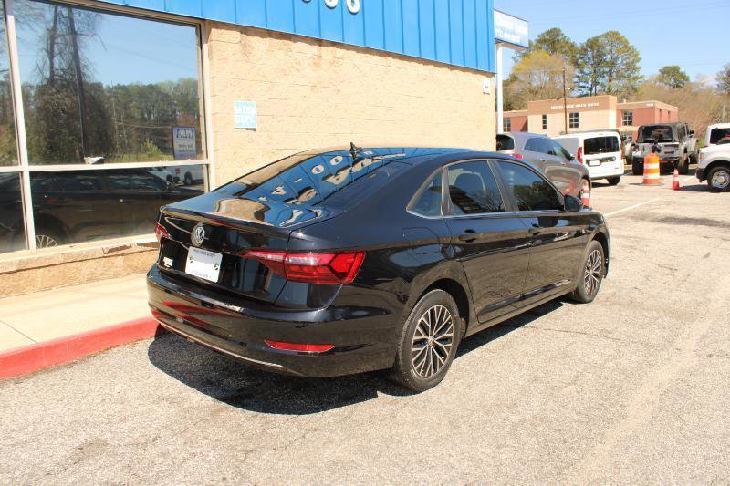 Used 2021 Volkswagen Jetta R-Line image 4