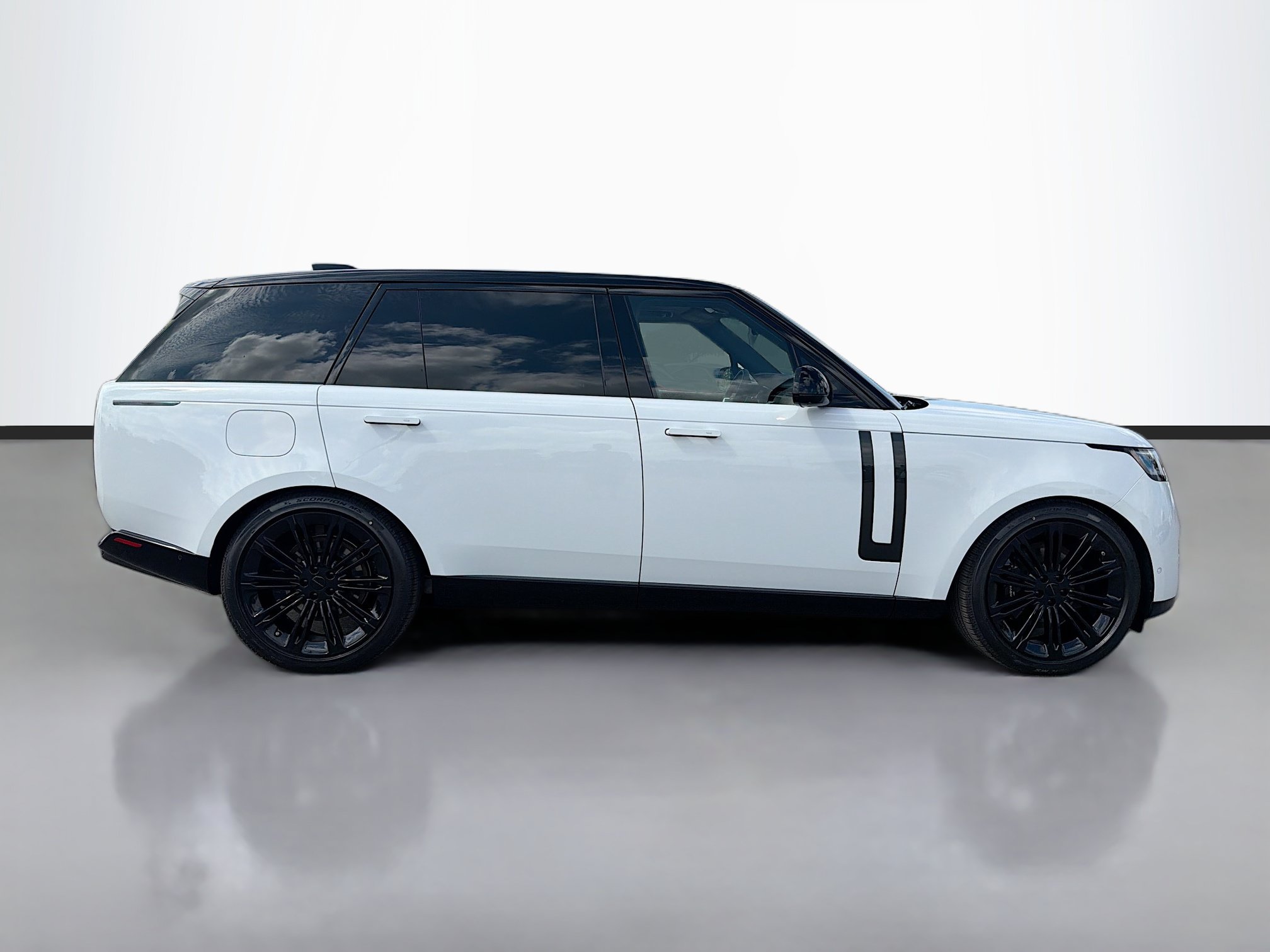 New 2026 Land Rover Range Rover Long Wheelbase SE AWD/4WD image 6