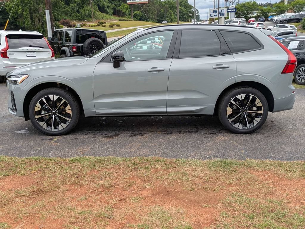 Used 2026 Volvo XC60 B5 Plus w/ Protection Package Premier AWD/4WD image 3