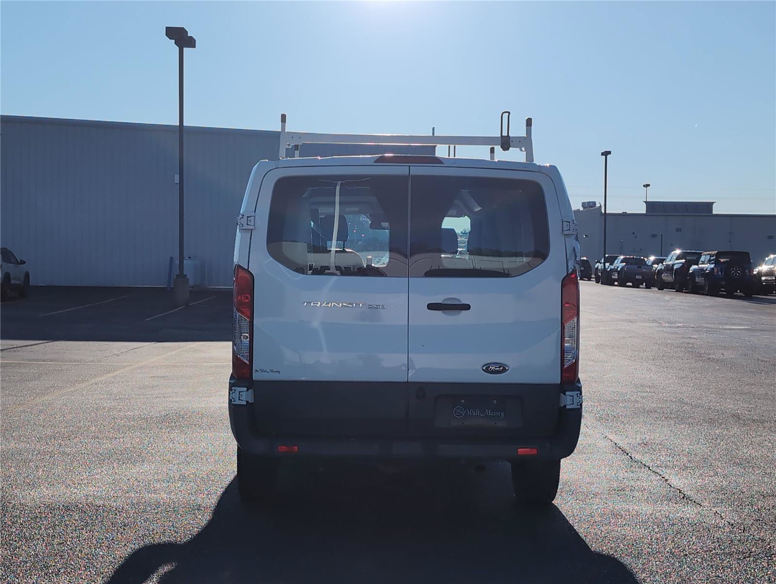 Used 2017 Ford Transit 250 130 Low Roof RWD image 4