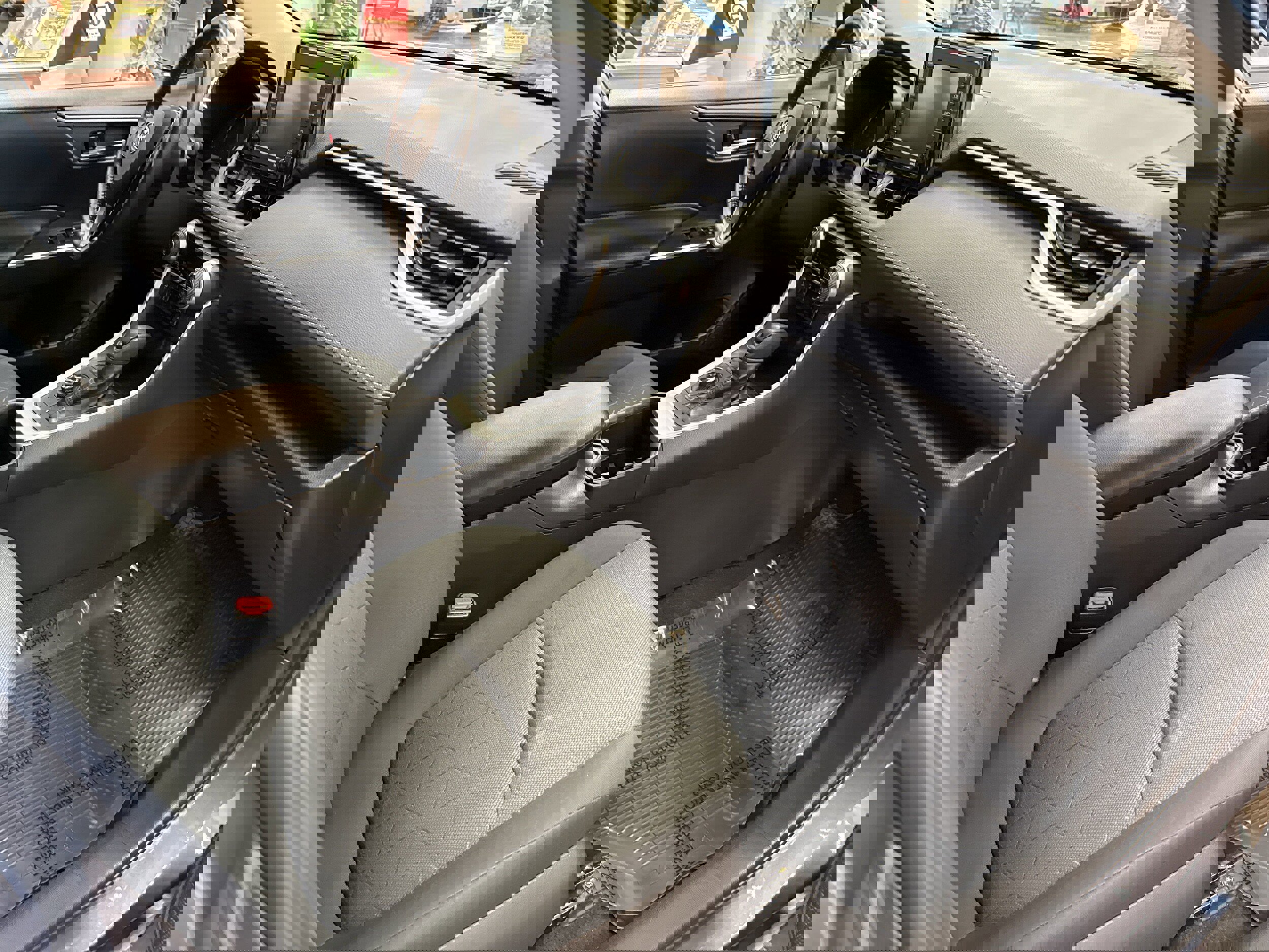 Used 2022 Toyota RAV4 XLE w/ XLE Grade Weather Package image 16