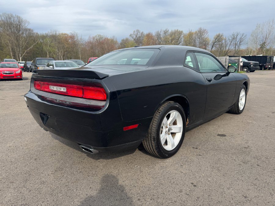 Used 2013 Dodge Challenger SXT RWD image 5