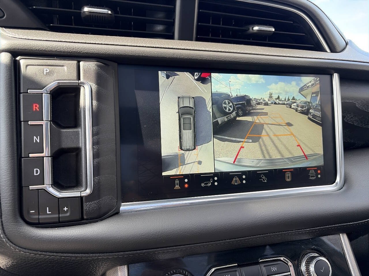 Used 2024 GMC Yukon Denali w/ Denali Reserve Package AWD/4WD image 40