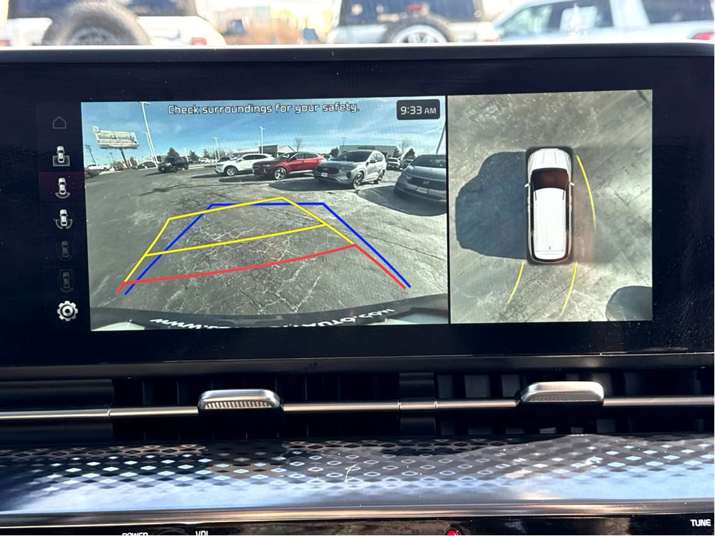 Used 2024 Kia Carnival SX Prestige image 22