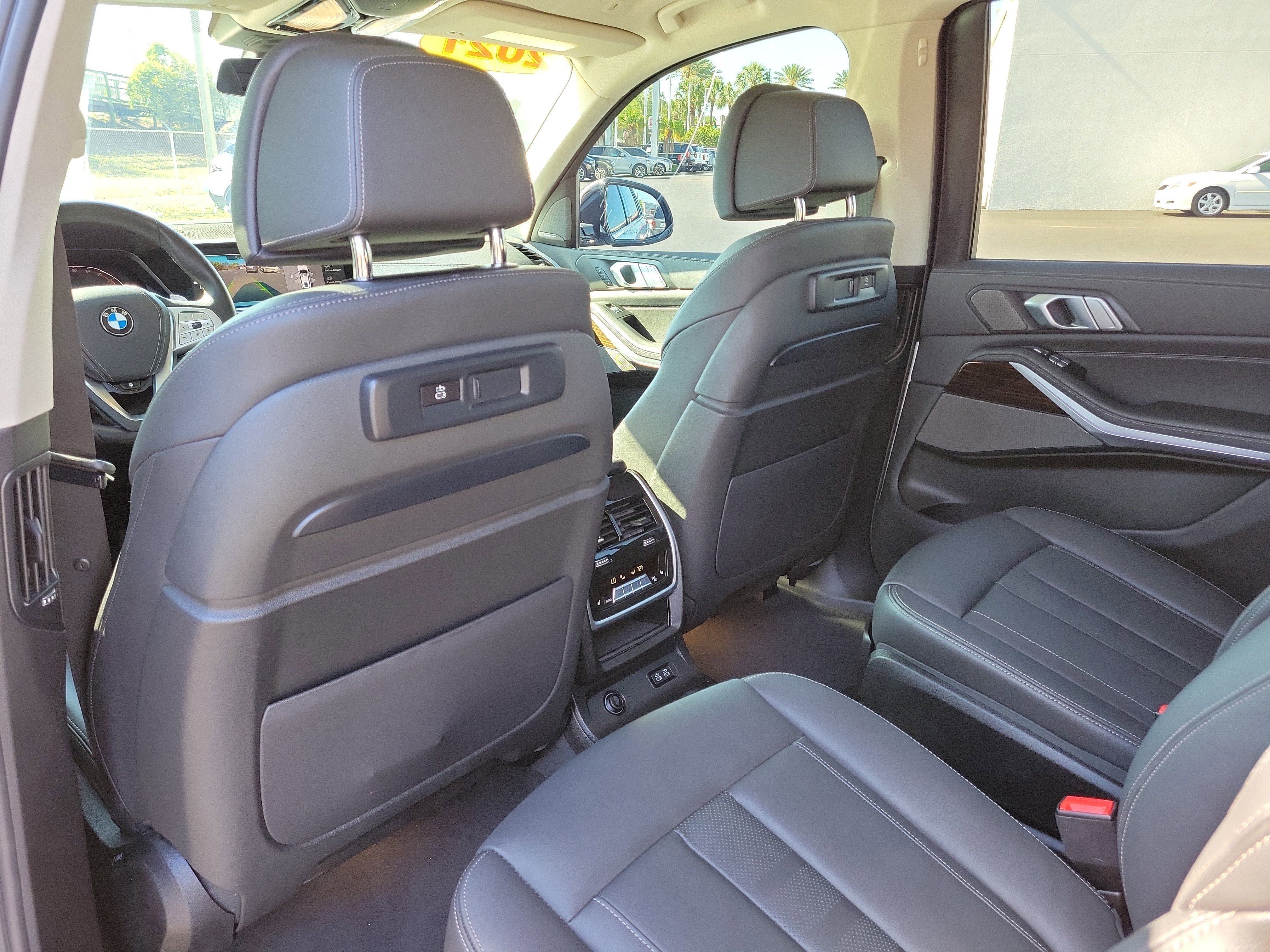 Used 2021 BMW X7 xDrive40i w/ Premium Package AWD/4WD image 12