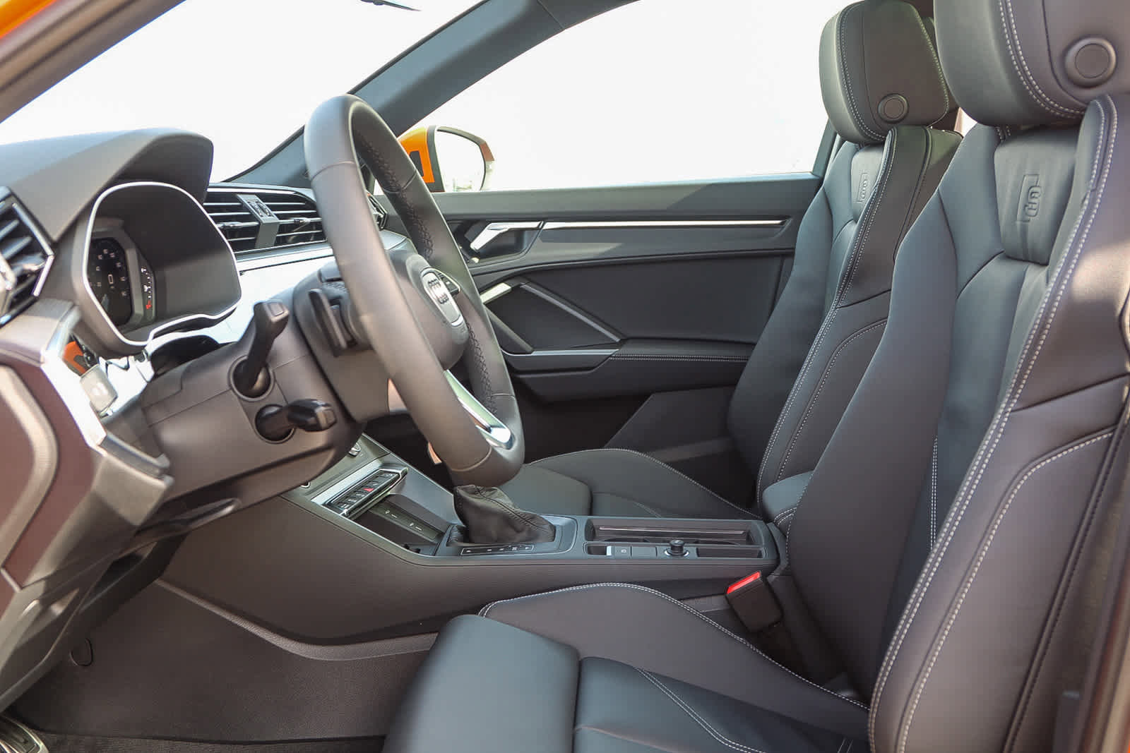 Used 2025 Audi Q3 2.0T Premium w/ Convenience Package image 18