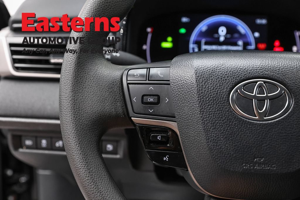 Used 2026 Toyota Camry LE FWD image 17