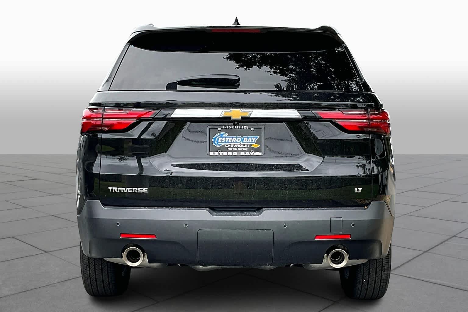 Used 2023 Chevrolet Traverse LT FWD image 5