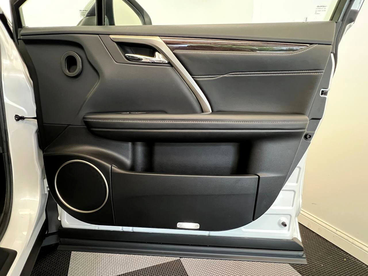 Used 2022 Lexus RX 450h AWD w/ Luxury Package image 11